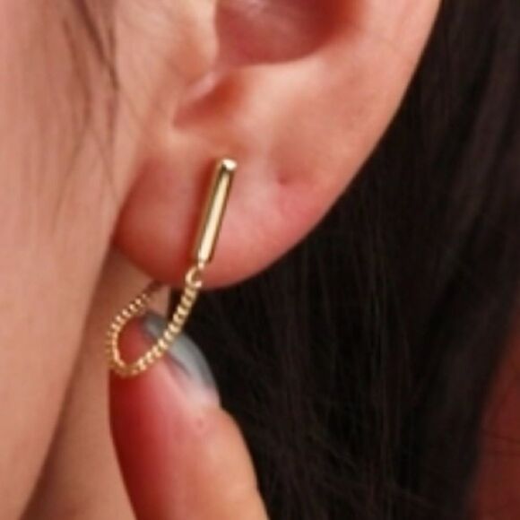 14k Gold/ Sterling Silver Cuban Chain Bar Earrings - Picture 4 of 15